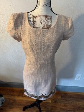 Women's Cream Textured Short Sleeve Shift Dress